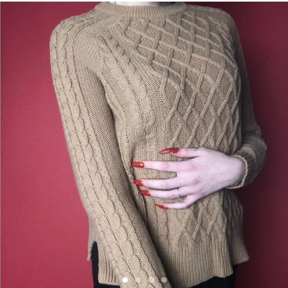 Light brown patterned sweater 🤎🤎​​​​​​​​​​​​​​​​​​​​​​​​​​